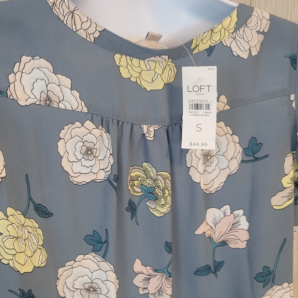 LOFT Sleeveless Fliral Blouse NWT